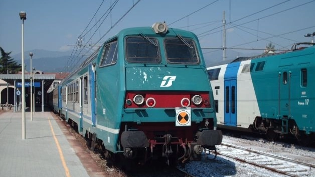 Un treno regionale Un treno regionale