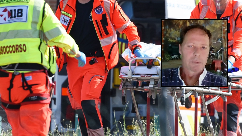 Soccorritori e nel riquadro Gianni Feletti, morto in mare a Marina di Carrara Soccorritori e nel riquadro Gianni Feletti, morto in mare a Marina di Carrara