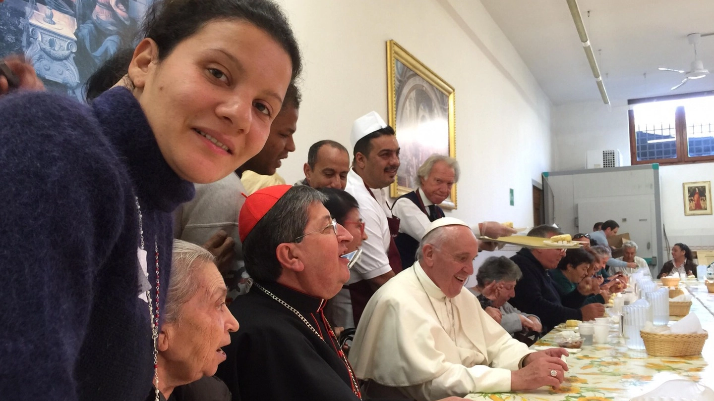 Papa Francesco alla mensa della Caritas (Marco Mori/New Press Photo)