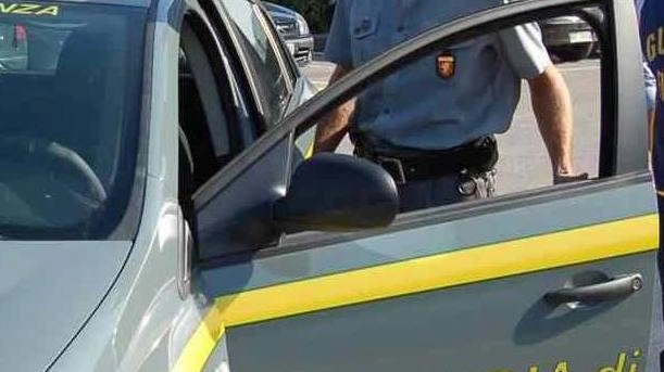 Blitz della Finanza. Meccanico lavorava in nero col reddito di cittadinanza