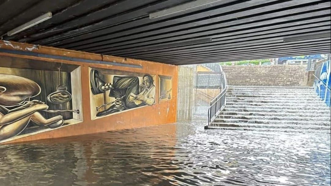 ’Bomba d’acqua’, il caso è politico Botta e risposta sull’emergenza FdI attacca, il sindaco replica ’Bomba d’acqua’, il caso è politico Botta e risposta sull’emergenza FdI attacca, il sindaco replica