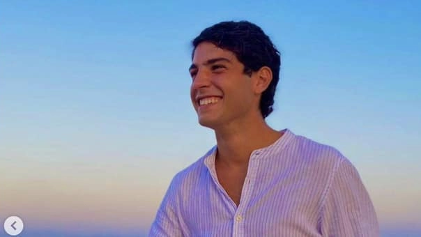 Roberto Frezza, 20 enne morto in un tragico incidente nel 2022 Roberto Frezza, 20 enne morto in un tragico incidente nel 2022