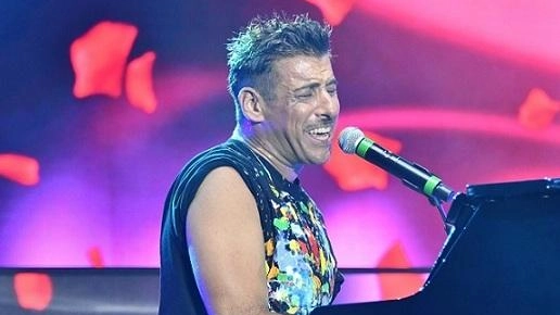 Il via al concerto sulle note di Amen Tutto pronto per il Gabbani-show Il via al concerto sulle note di Amen Tutto pronto per il Gabbani-show
