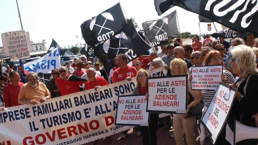 A Viareggio una protesta dei balneari contro le aste della Bolkestein