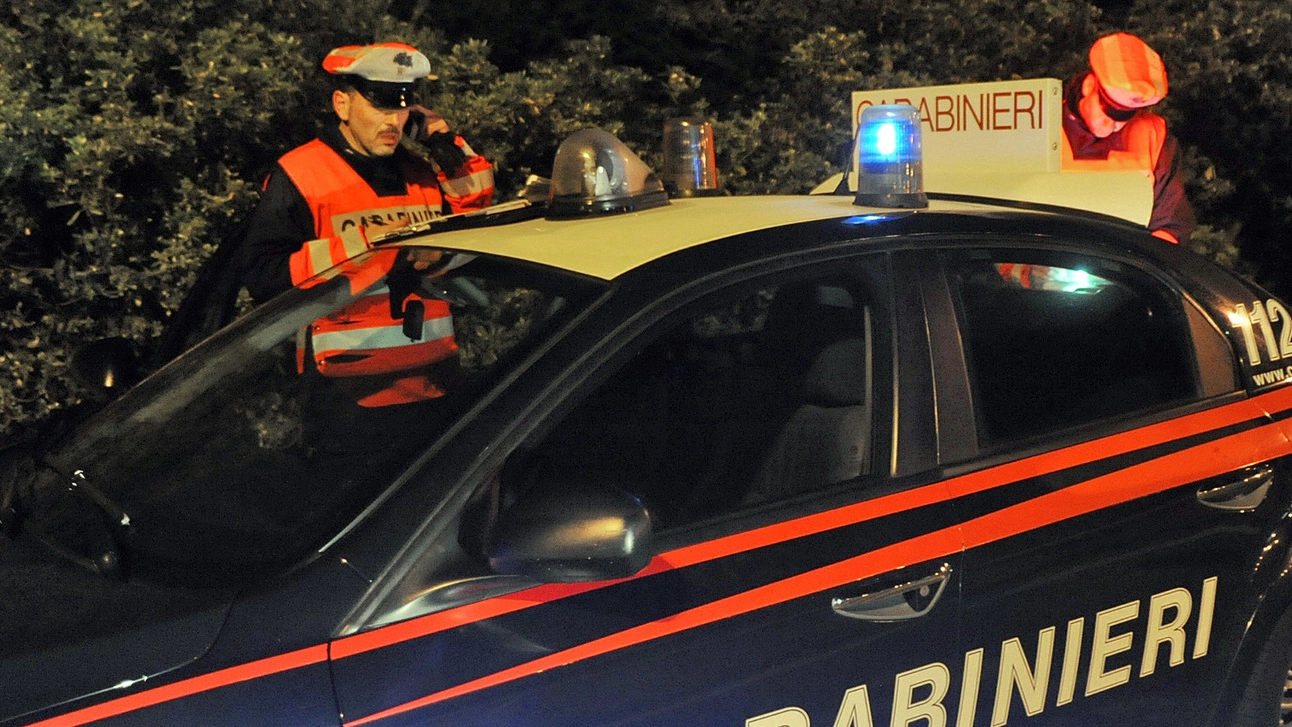 I carabinieri hanno aspettato il 30enne sotto la casa della ex dopo la chiamata della mamma di lui