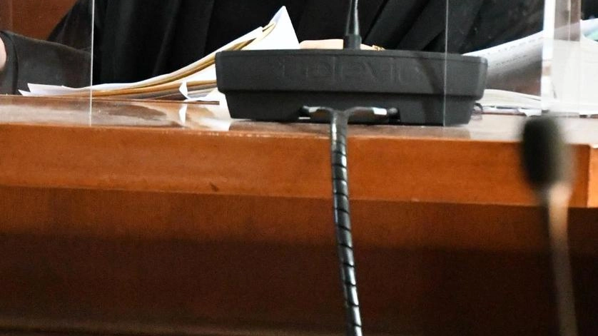 ’Botto’: scontro sulle intercettazioni ambientali