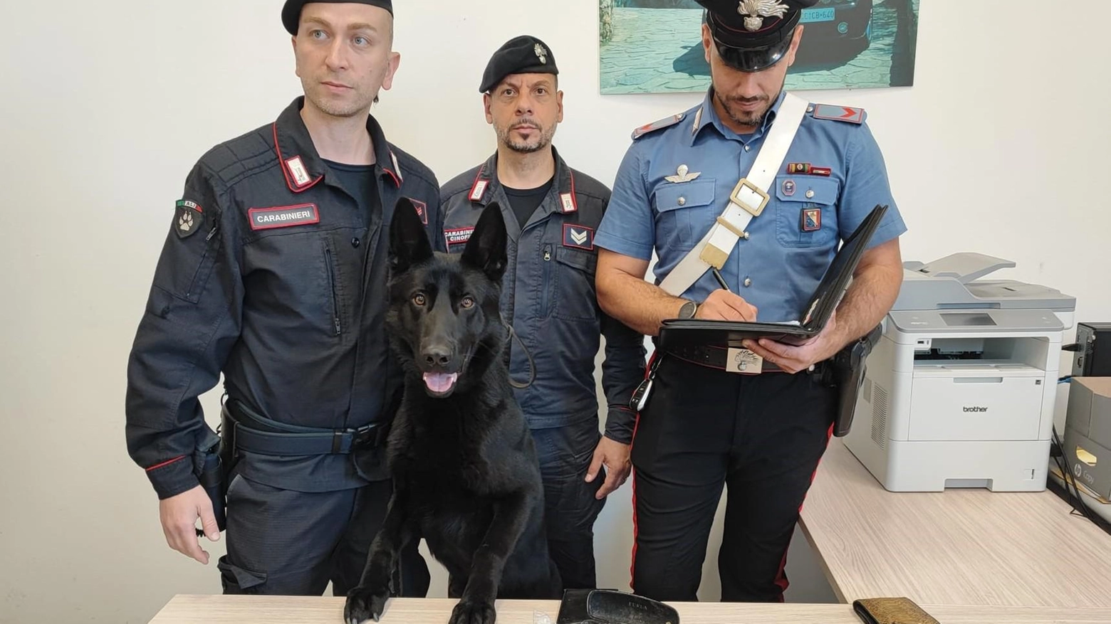 Market della droga  Scattano due arresti  "Gestivano gli ’ordini’"  Perquisizioni a raffica