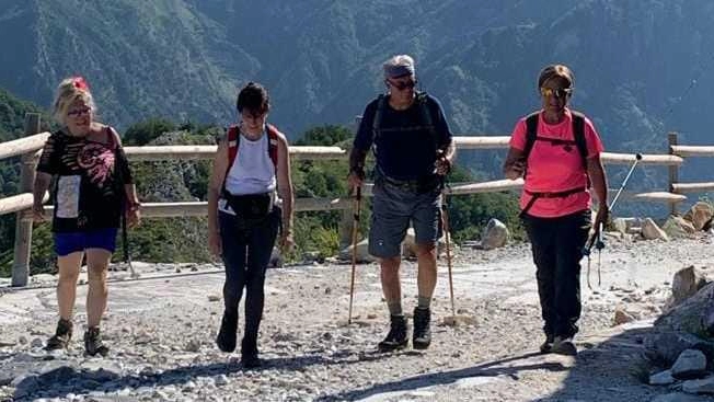 Il fascino delle montagne con il Cai Successo per il Colonnata Trek Il fascino delle montagne con il Cai Successo per il Colonnata Trek