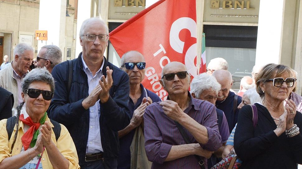 Il Pci non molla la presa "Andremo in Procura" Il Pci non molla la presa "Andremo in Procura"