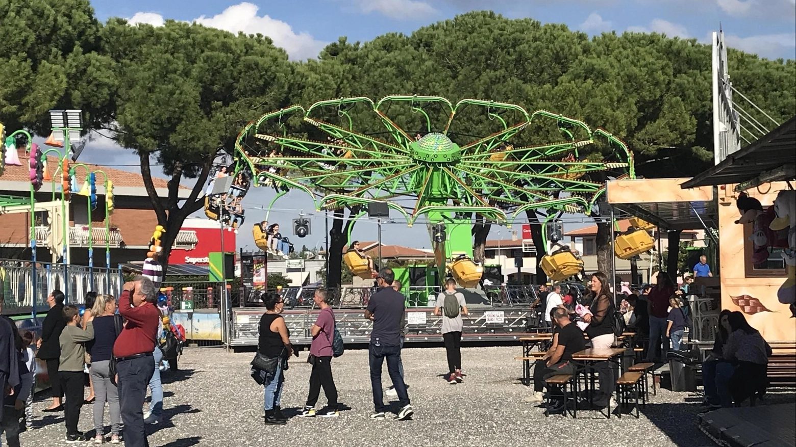 Luna Park, giochi per grandi e bambini. Domani giostre a 1 euro