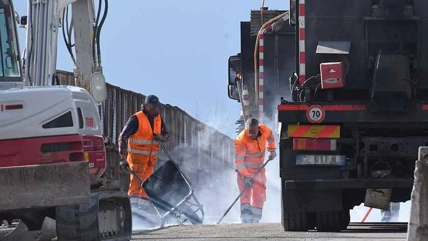 Cavalcavia di viale Galilei di nuovo ’off limits’. Il traffico sarà rivoluzionato per dieci giorni Cavalcavia di viale Galilei di nuovo ’off limits’. Il traffico sarà rivoluzionato per dieci giorni