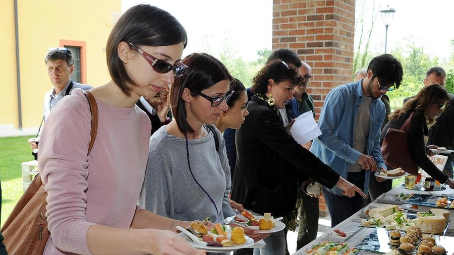 Prima edizione del "Mangiaggiro" Cibo, spettacoli e passeggiate
