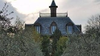 Villa Isnard in vendita per 1,5 milioni. Un gioiello tra storia e leggende con parco da 24mila metri quadri