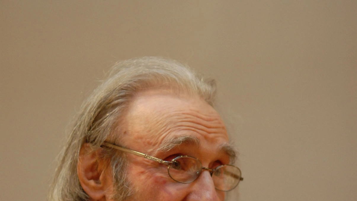 Lo scrittore, 91 anni, da tempo aveva scelto di vivere in Toscana