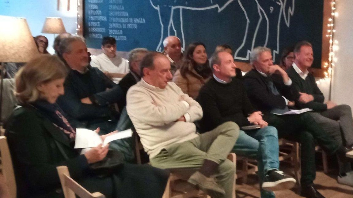 Il vescovo "Pensate ai poveri E lavorate per il bene comune" Il vescovo "Pensate ai poveri E lavorate per il bene comune"