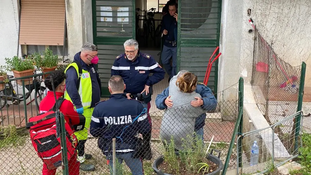 Femminicidio a Terni, la polizia sul luogo del delitto (Pianetafoto)