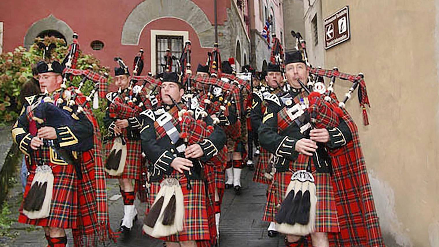 Barga, la città più scozzese d’Italia  Il weekend dal sapore britannico  Sempre forte il legame con Glasgow