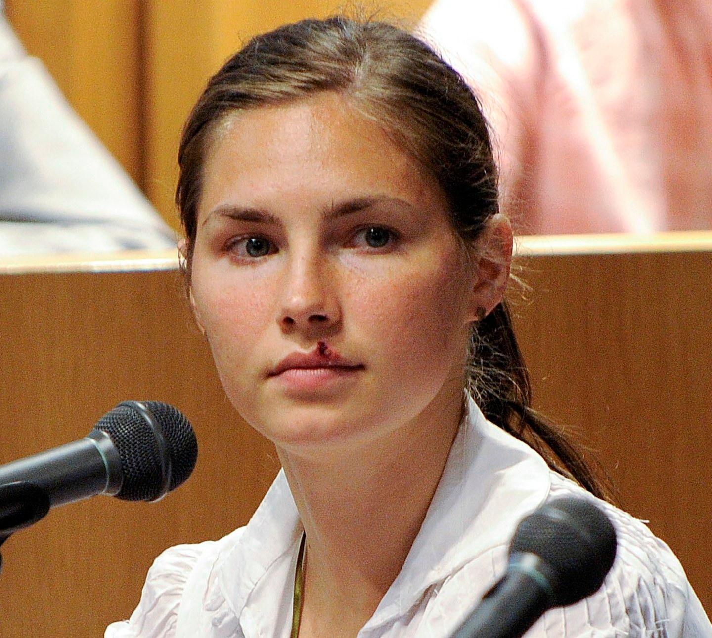 Amanda Knox diventa (quasi) una prof. E si racconta per novemila dollari