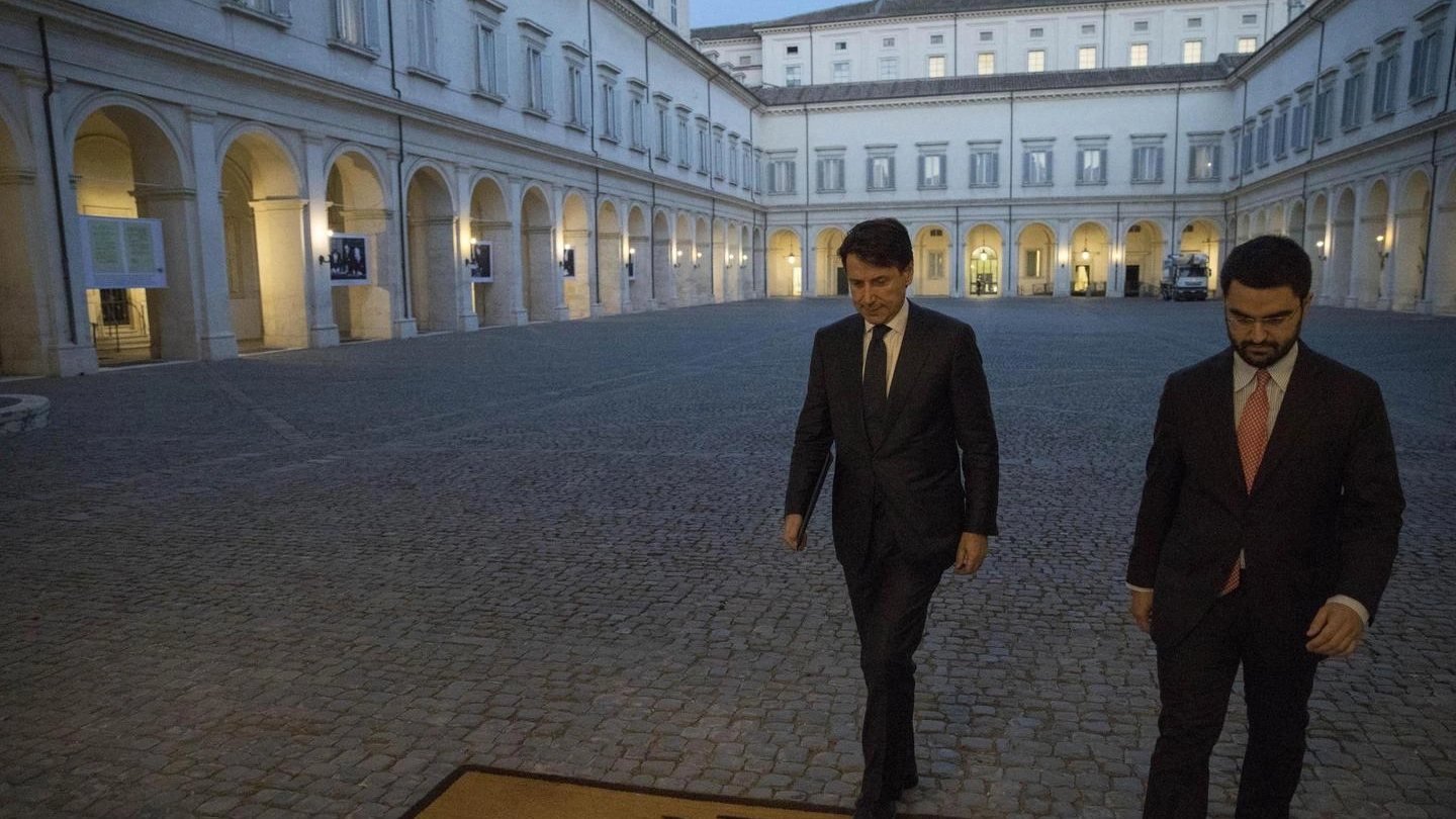 Giuseppe Conte arriva al Quirinale per incontrare il presidente della Repubblica