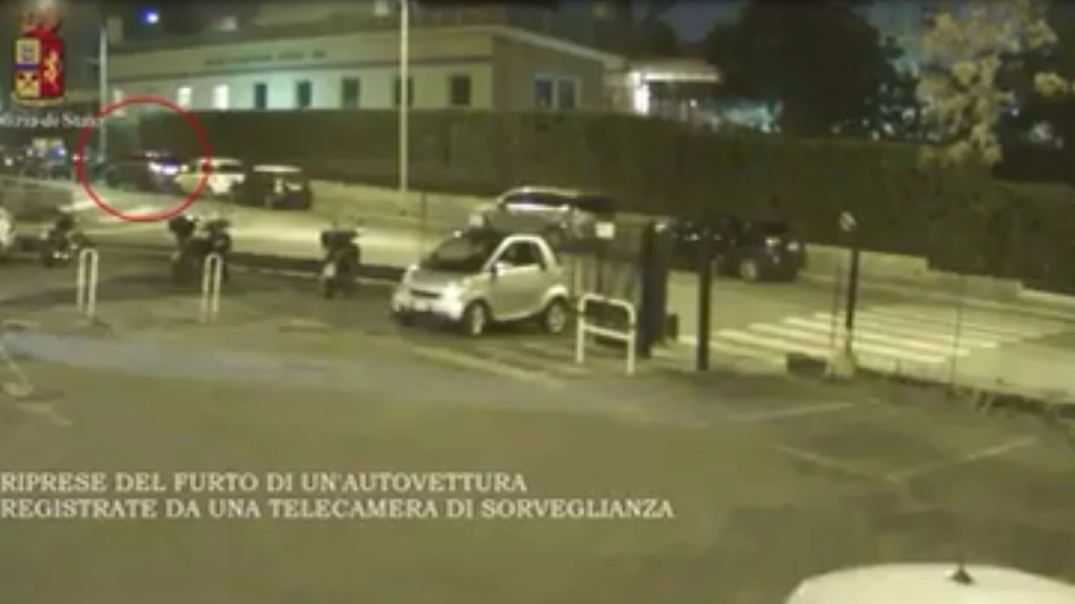 Il fermo immagine da uno dei video girati dalla polizia