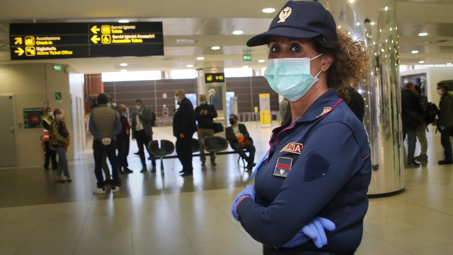 Emergenza coronavirus, l'aeroporto di Firenze appena riaperto (New Press Photo)