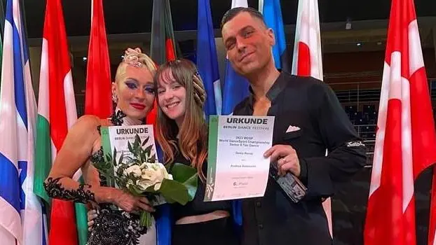 Il ballo di Andrea e Ilenia Un successo mondiale Il ballo di Andrea e Ilenia Un successo mondiale