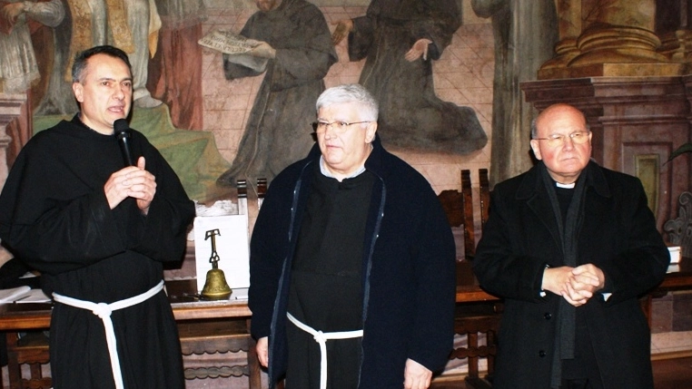 Da sinistra: padre Mauro gambetti, padre Marco Tasca  e il vescovo Domenico Sorrentino 