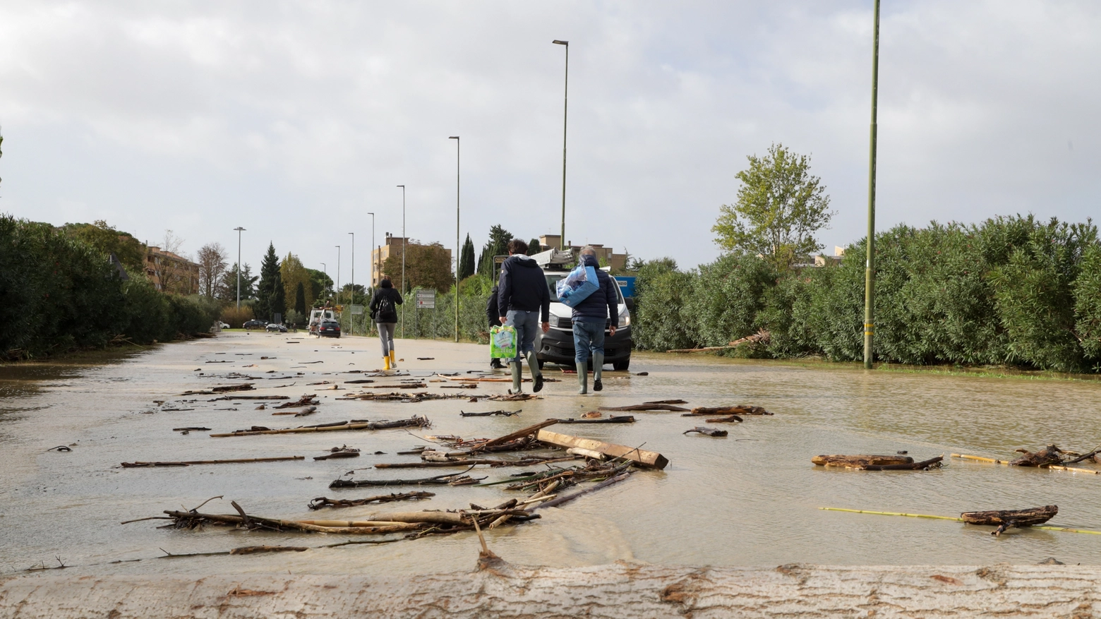L'alluvione si lascia dietro una scia di vittime (Foto Riccardo Germogli / Fotocronache Germogli)