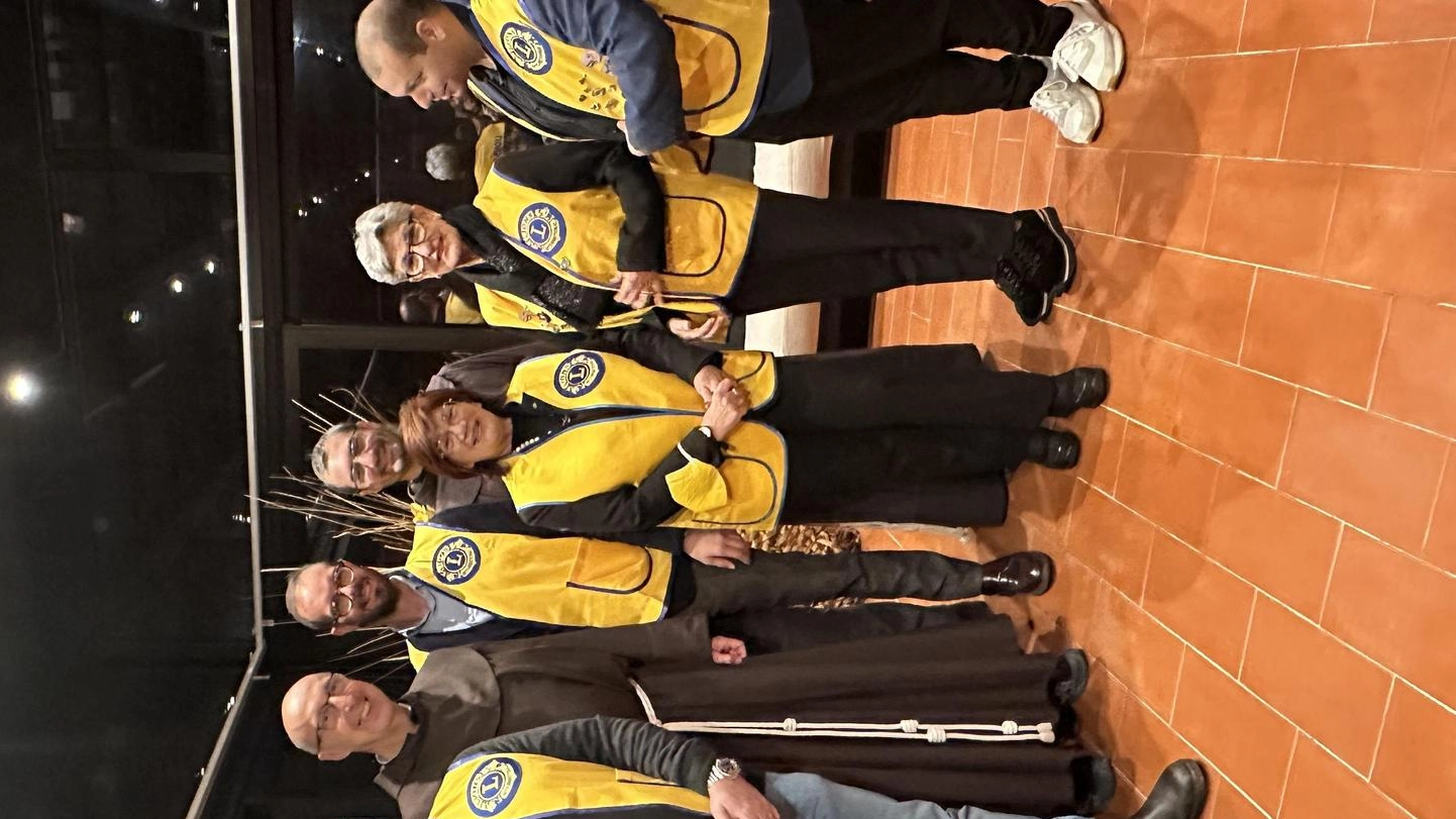 ’Sorella arte’ sa di buono. Raccolti fondi per i poveri con il Lions Club Vara Sud ’Sorella arte’ sa di buono. Raccolti fondi per i poveri con il Lions Club Vara Sud