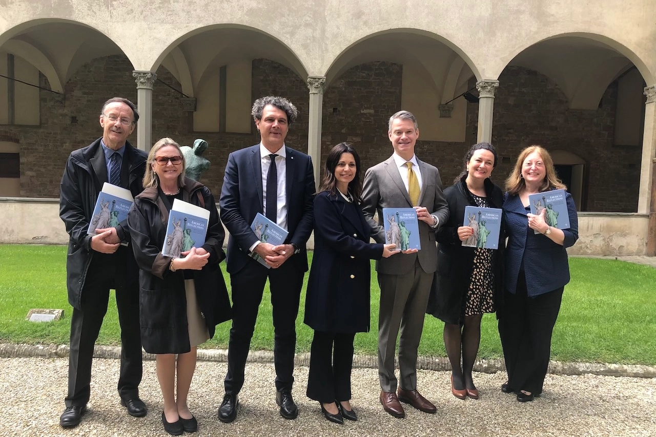 Il console Wohlauer, Irene Sanesi e il gruppo che segue il progetto