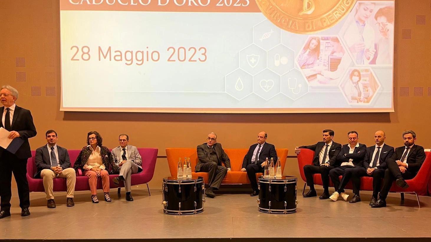 Oltre 100 farmacisti premiati dall’Ordine "Hanno un ruolo chiave" Oltre 100 farmacisti premiati dall’Ordine "Hanno un ruolo chiave"