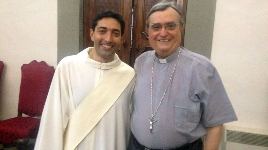 Il vescovo Agostinelli con Marco Galgano, 40 anni, originario di Barberino di Mugello