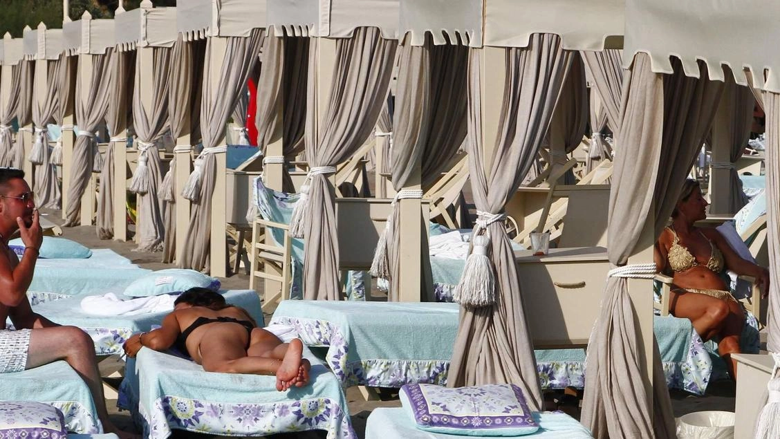 Siamo all’ultima spiaggia: "Aste senza gli indennizzi. I balneari rischiano tutto". Decide la Corte europea Siamo all’ultima spiaggia: "Aste senza gli indennizzi. I balneari rischiano tutto". Decide la Corte europea