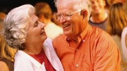 Ballare, socializzare e stare insieme  C’è nonno sitting: il servizio per tutti