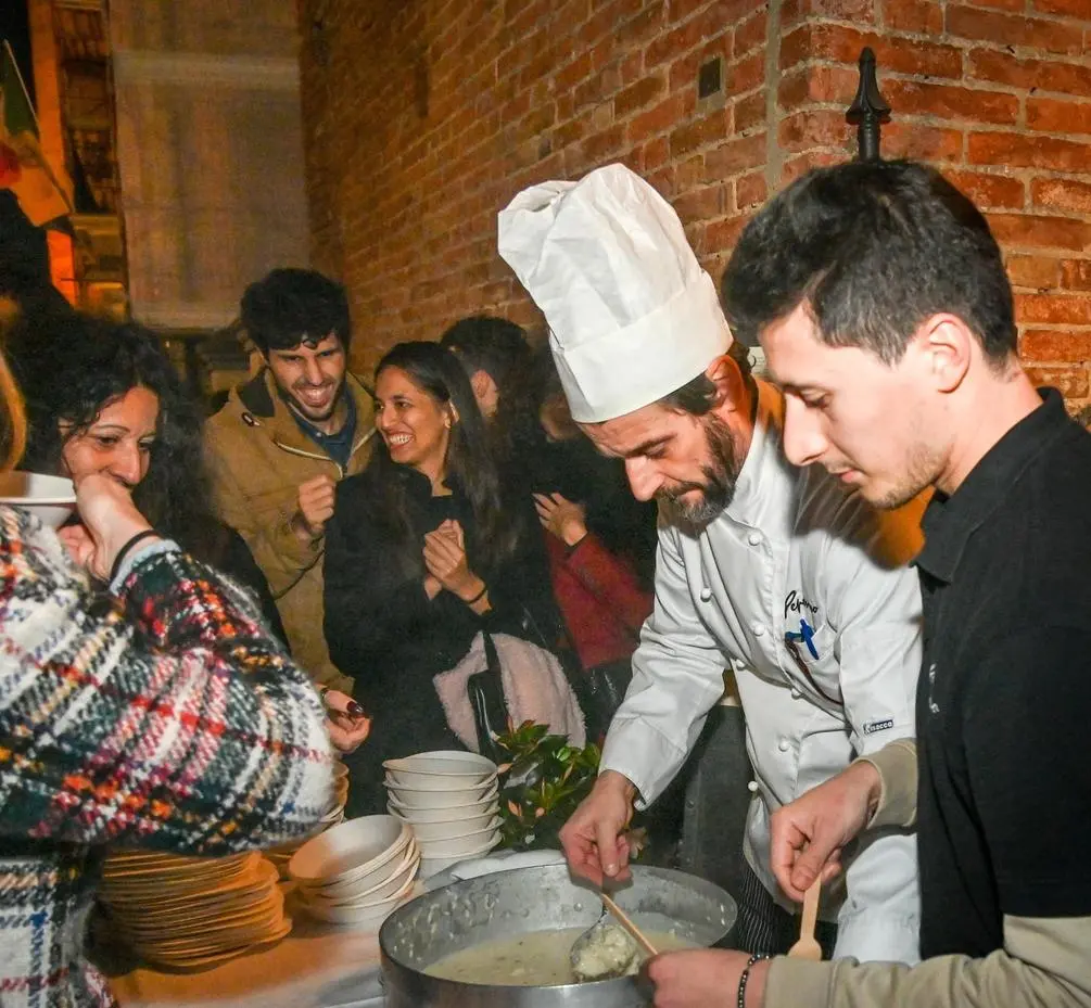 L’assalto a Re Tartufo. In migliaia in città. Il successo della risottata