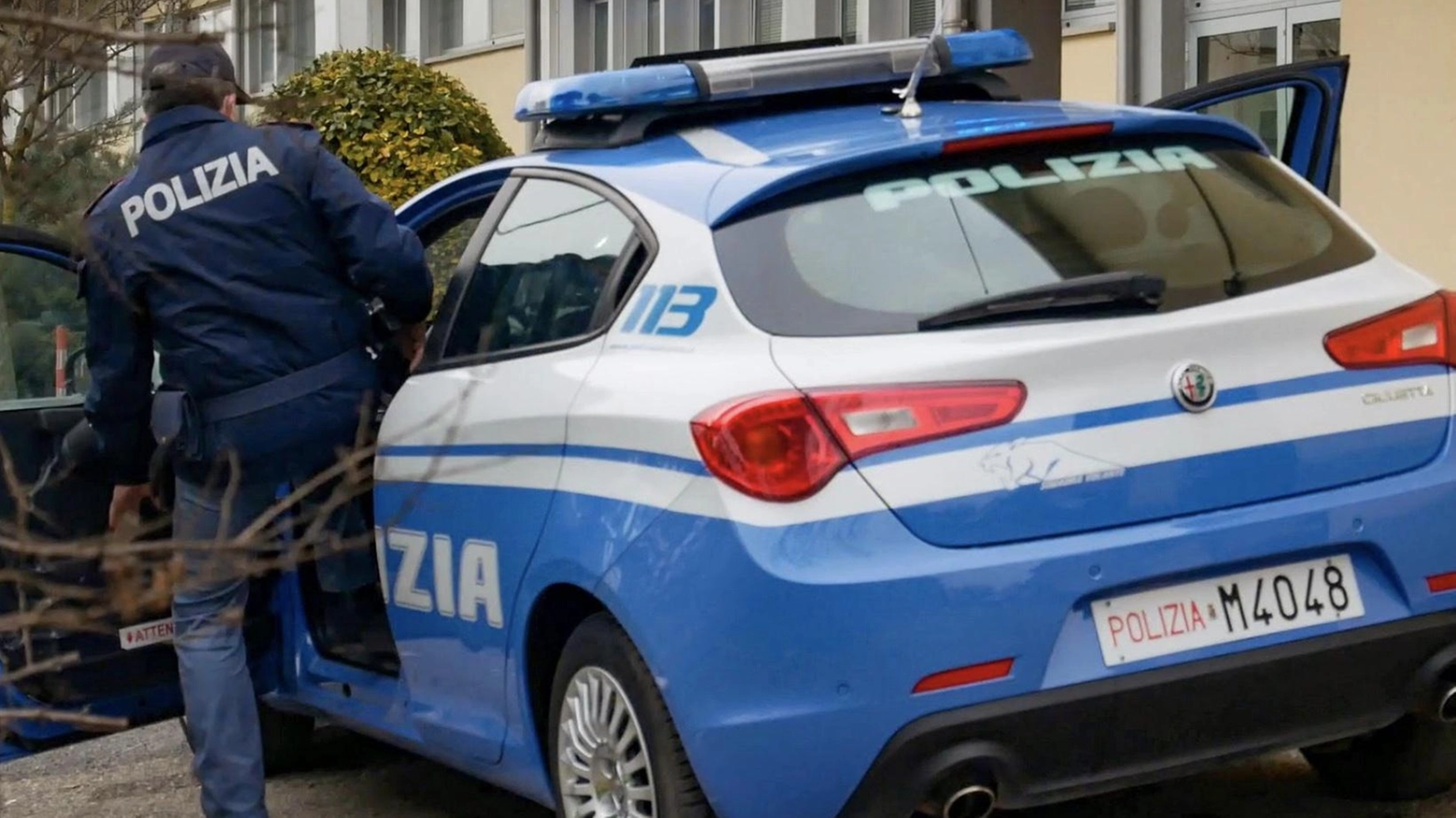 Insulta marito e figlia  Poi picchia il nipote