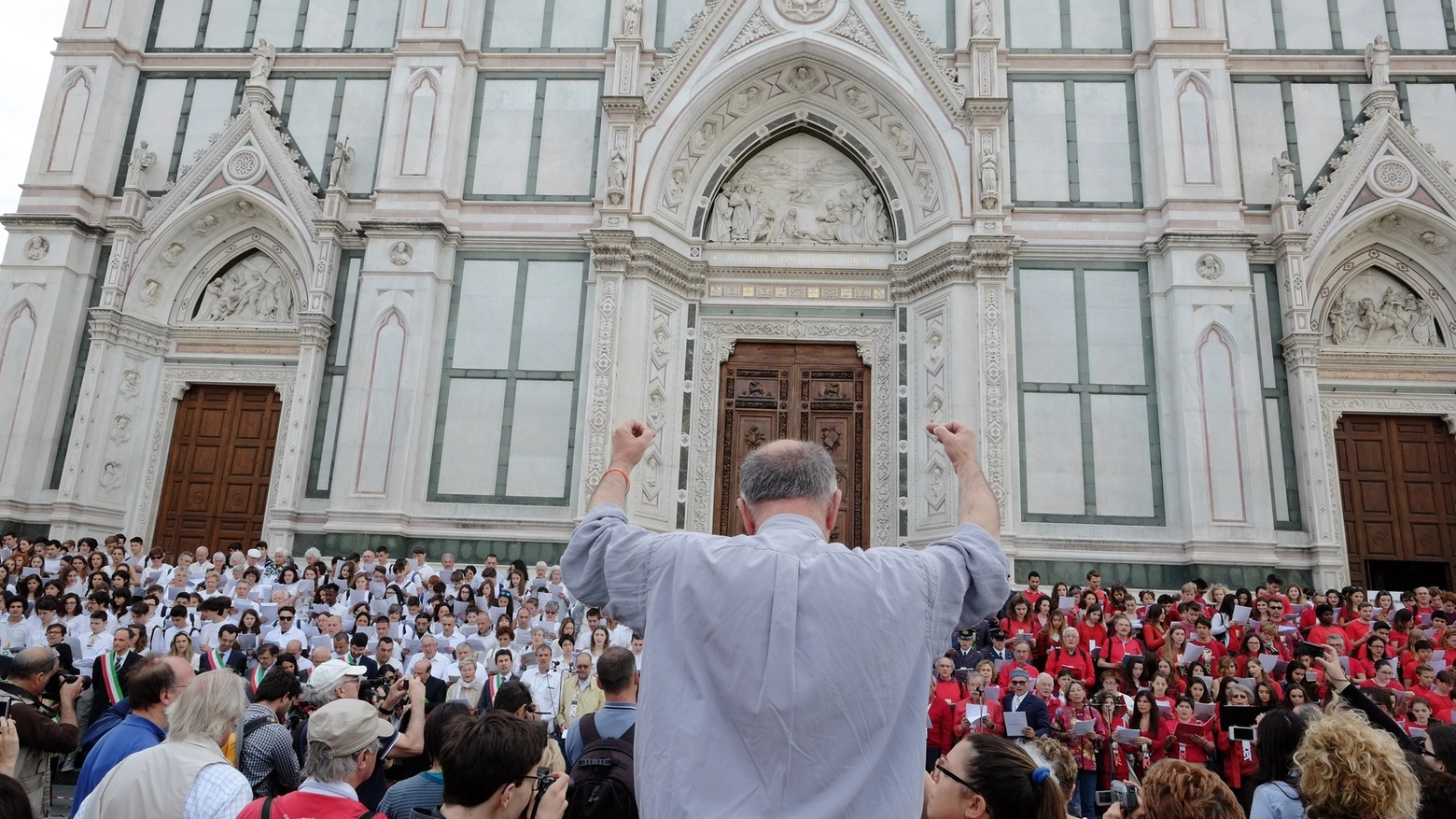 Letture e canti in Santa Croce (Pressphoto)