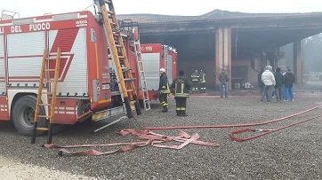 L'intervento dei vigili del fuoco alle cantine Ruffino