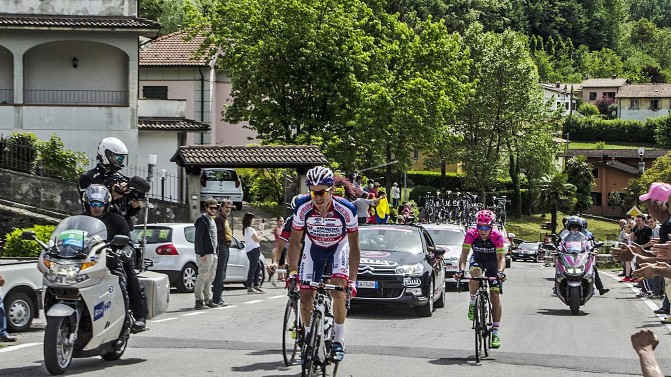 Arriva il Giro d’Italia Circolazione: stop per due ore e mezza prima della corsa Arriva il Giro d’Italia Circolazione: stop per due ore e mezza prima della corsa