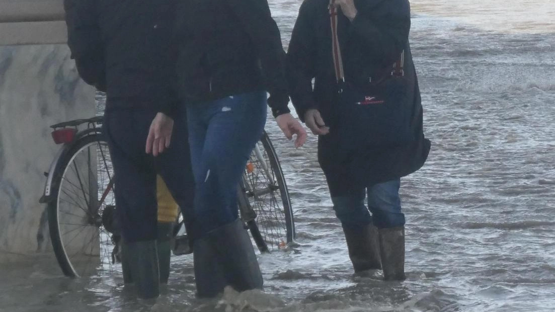 Versilia nel decreto emergenza. La conferma del Governo a Zucconi Versilia nel decreto emergenza. La conferma del Governo a Zucconi