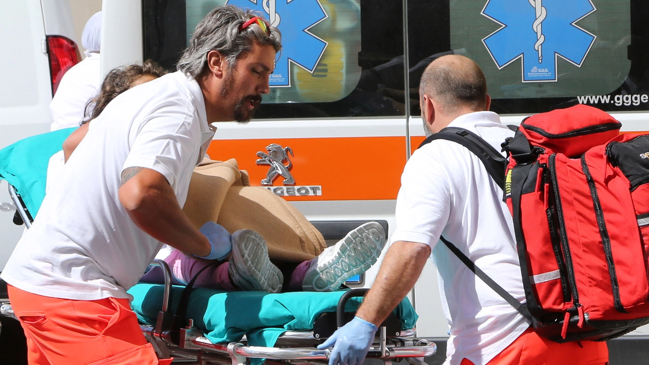Il lavoratore trasferito al pronto soccorso con un’ambulanza interna alla base navale