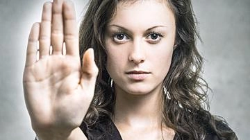 Violenza e minacce di morte Altre due donne maltrattate "Sparisci da qui o ti ammazzo" Violenza e minacce di morte Altre due donne maltrattate "Sparisci da qui o ti ammazzo"