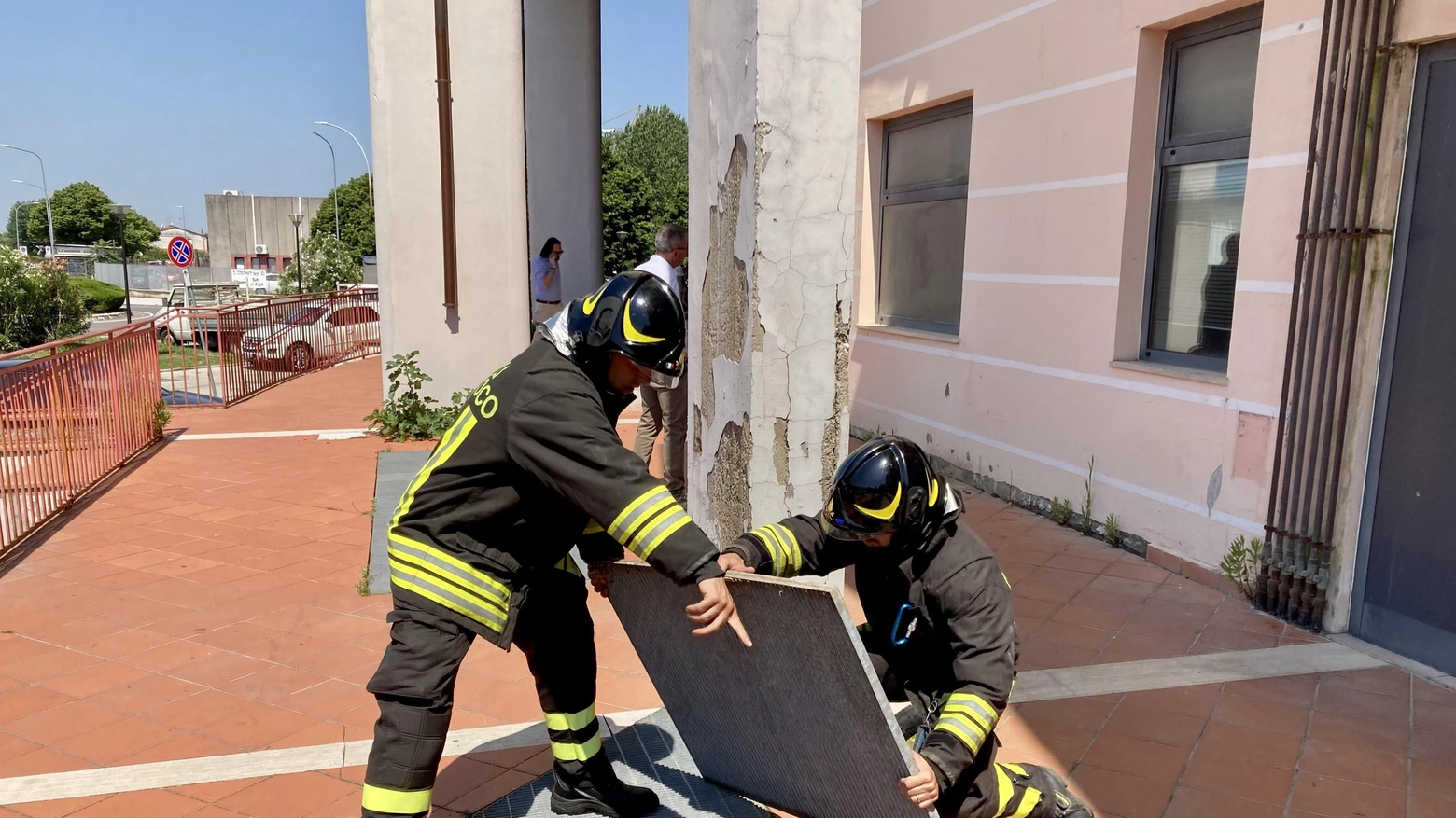 Sopralluogo a Palazzo rosa Brogi: "Siamo stanchi delle strumentalizzazioni" Sopralluogo a Palazzo rosa Brogi: "Siamo stanchi delle strumentalizzazioni"