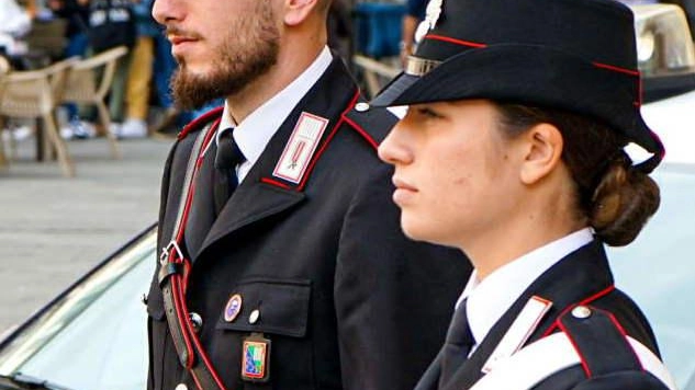 Discute con una cliente  e la minaccia col machete