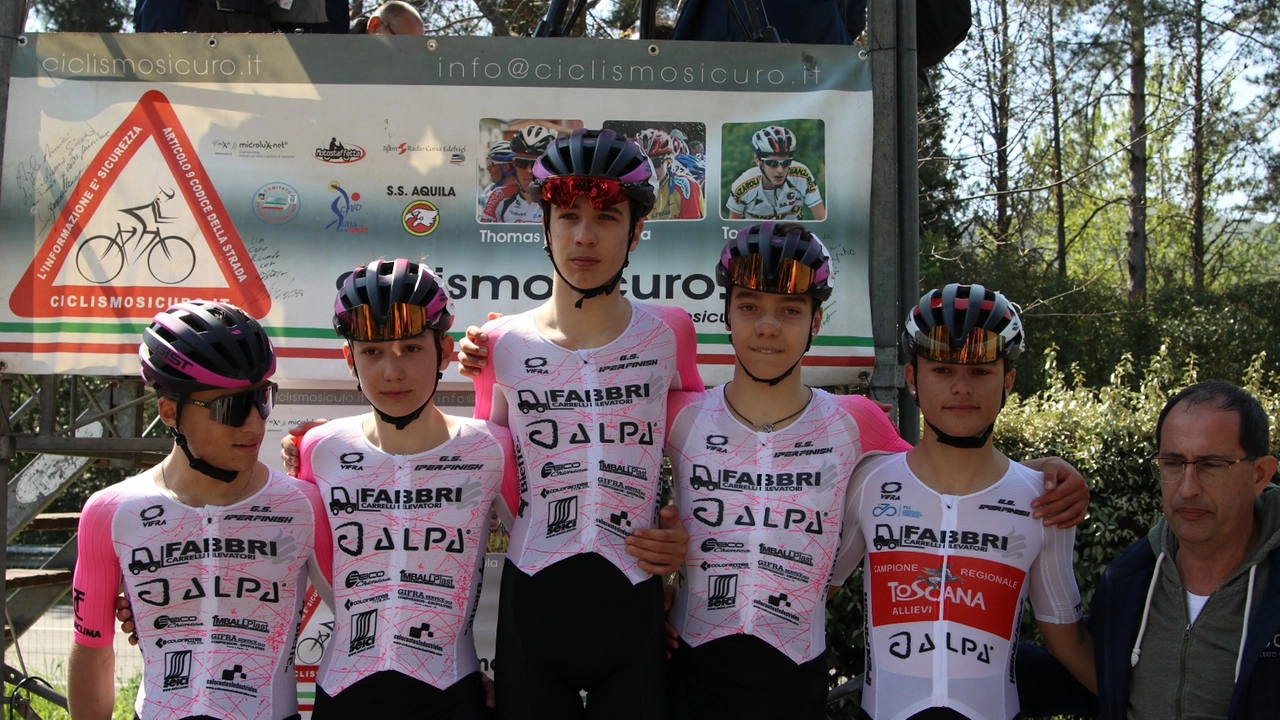 Ciclismo, trionfo della Iperfinish tra gli allievi a Pontassieve
