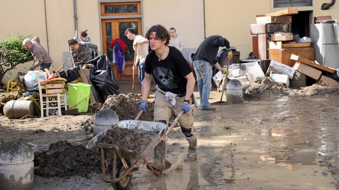 diretta maltempo in toscana oltre 100 milioni di danni giani ristori da 3mila euro a famiglia