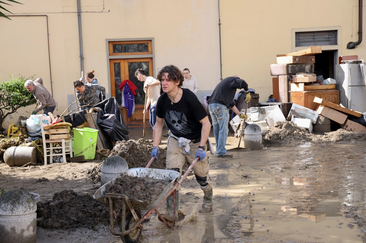 I danni dell'esondazione del Rimaggio a Sesto Fiorentino (Foto Germogli)