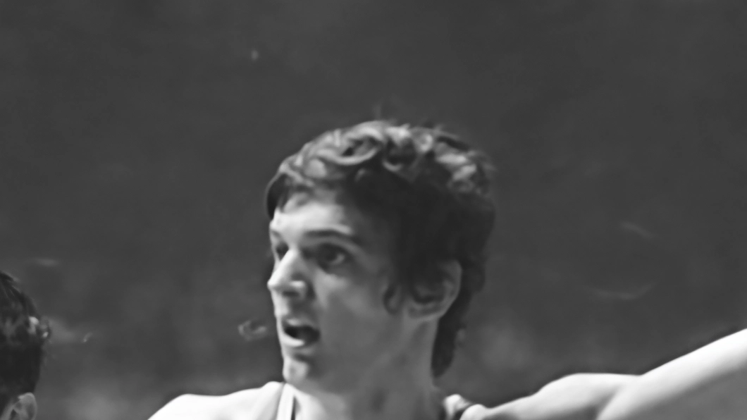 L'ex cestista Andrea Frediani, talento del basket nato a Lucca nel 1950, è scomparso. Protagonista della promozione in serie A di Asti, ha poi intrapreso la carriera di medico pediatra ad Asti, dove ha lasciato moglie e figlio. I funerali si sono svolti ieri. L'ex cestista Andrea Frediani, talento del basket nato a Lucca nel 1950, è scomparso. Protagonista della promozione in serie A di Asti, ha poi intrapreso la carriera di medico pediatra ad Asti, dove ha lasciato moglie e figlio. I funerali si sono svolti ieri.
