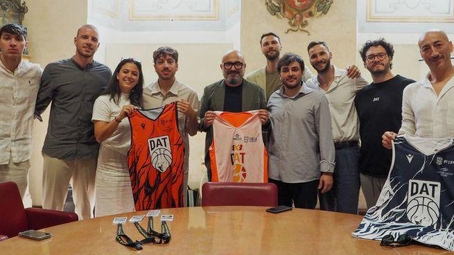 Ci siamo: fino a domenica in piazza IV Novembre c’è il Dat Master. I migliori atleti 3vs3 di... Ci siamo: fino a domenica in piazza IV Novembre c’è il Dat Master. I migliori atleti 3vs3 di...