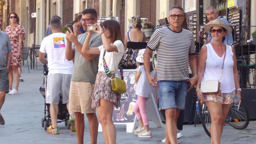 Gli amministratori contrari alla possibilità di una revisione della tariffa "Se alziamo i costi danneggiamo i commercianti e spaventiamo i turisti". Gli amministratori contrari alla possibilità di una revisione della tariffa "Se alziamo i costi danneggiamo i commercianti e spaventiamo i turisti".